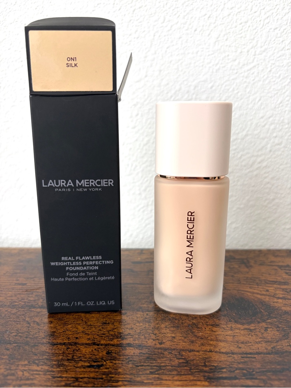 Laura Mercier
Real Flawless Weightless Perfecting Waterproof Foundation 0N1